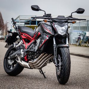 Motor voorzijde Rijschool Inseen